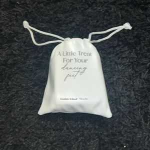 Foldable white valley flats